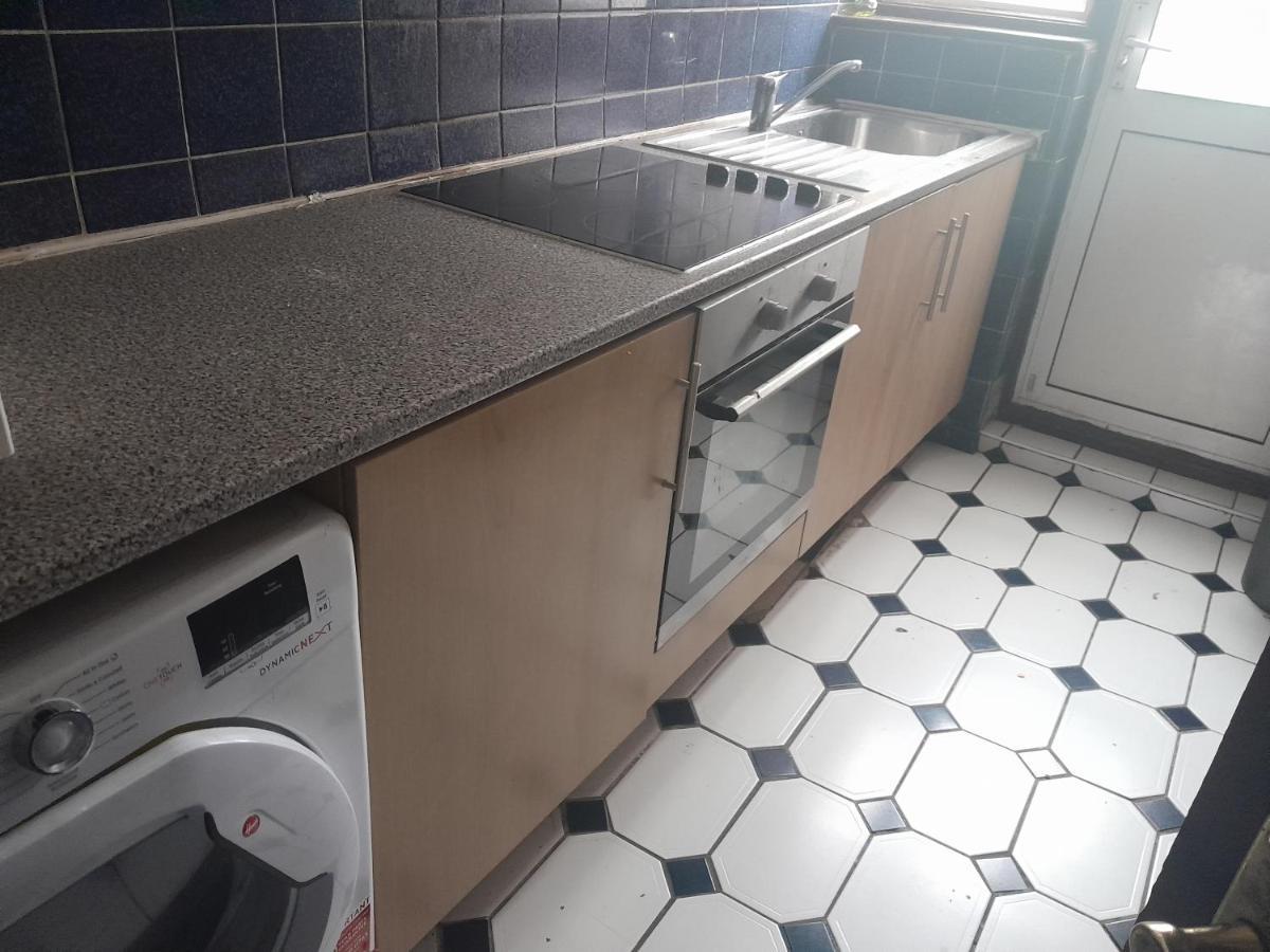 Ferienwohnung Lovely 1-Bed Studio In London Exterior foto