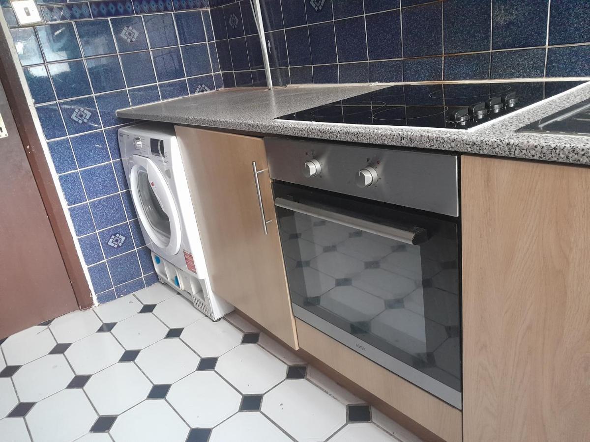 Ferienwohnung Lovely 1-Bed Studio In London Exterior foto