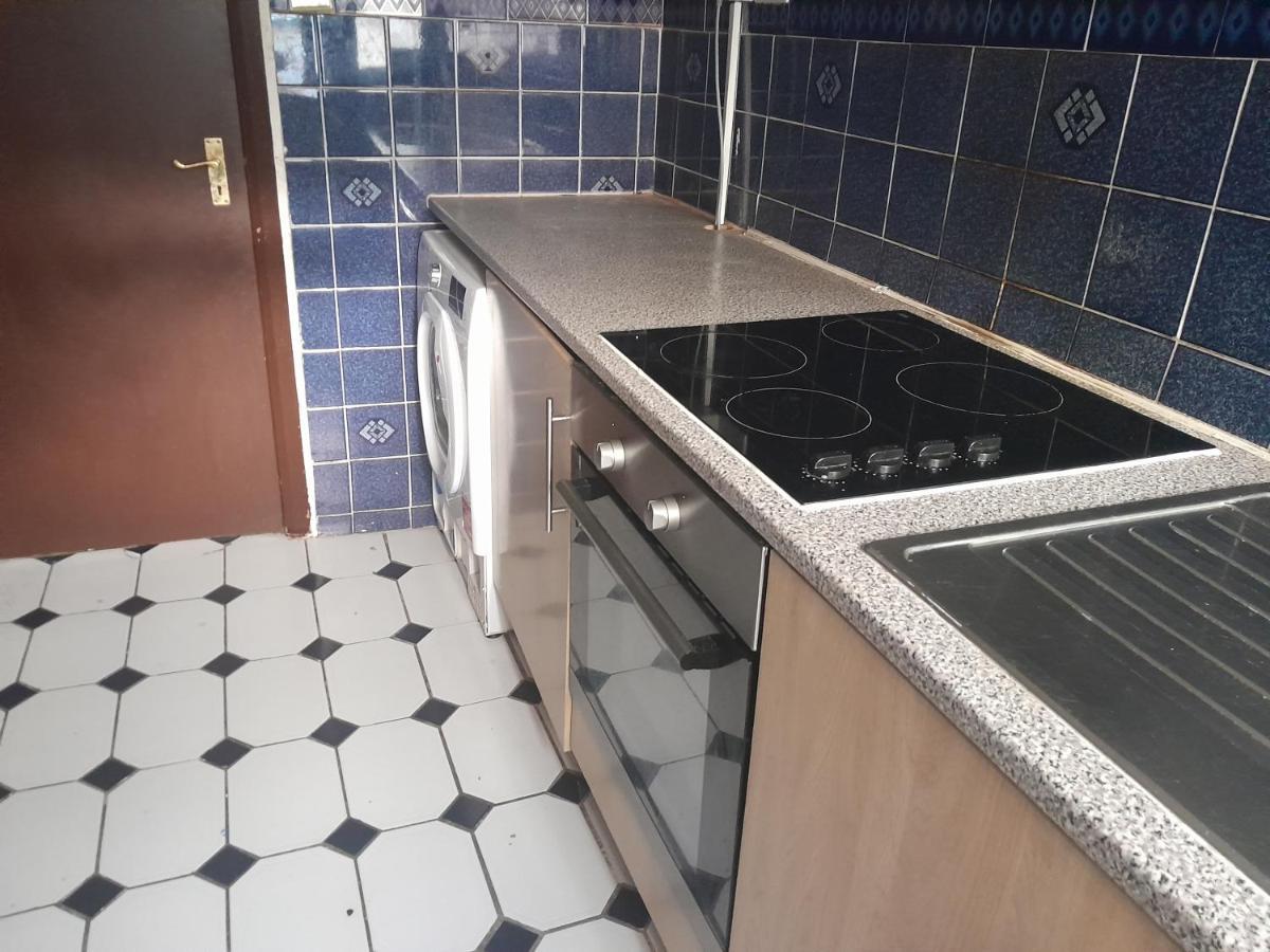 Ferienwohnung Lovely 1-Bed Studio In London Exterior foto